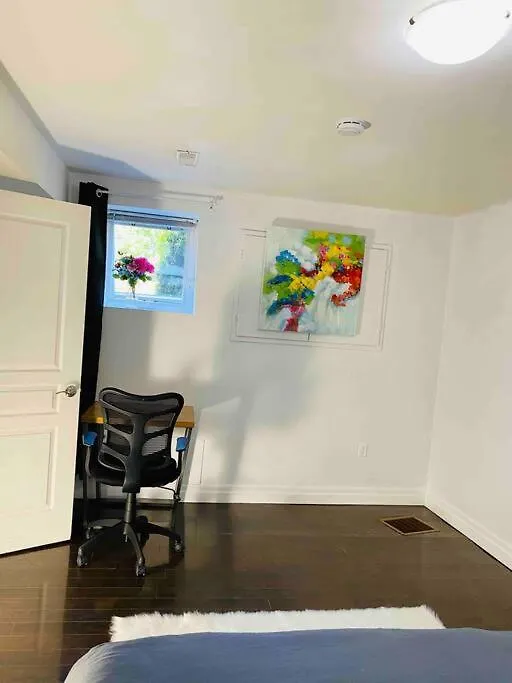 Impression 2 Bedrooms Apartment Space Share 0*, Toronto Canada