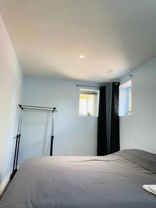 Impression 2 Bedrooms Apartment Space Share Canada