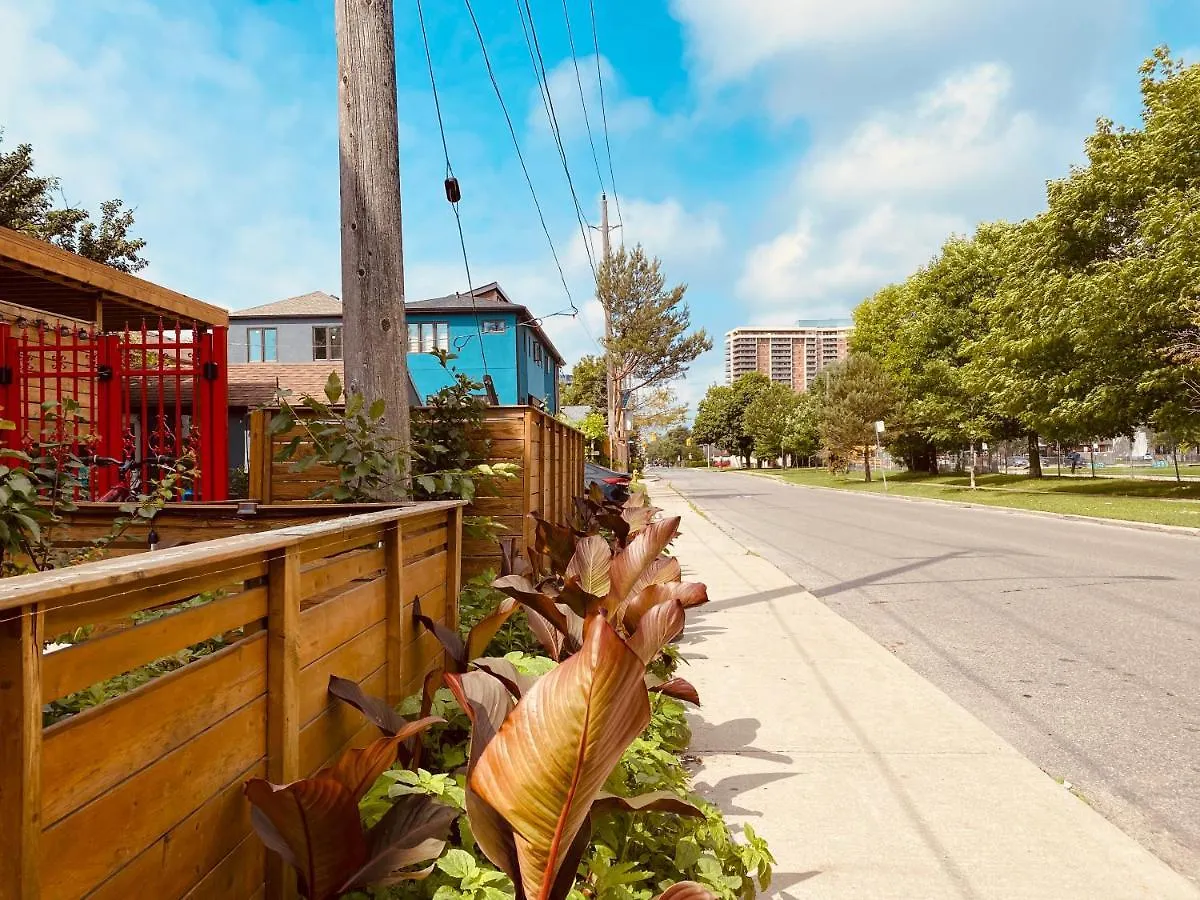 Impression 2 Bedrooms Apartment Space Share Toronto